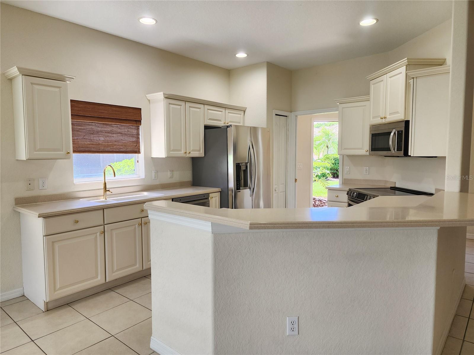 8323 EAGLE ISLES PL, BRADENTON, FL, 34212