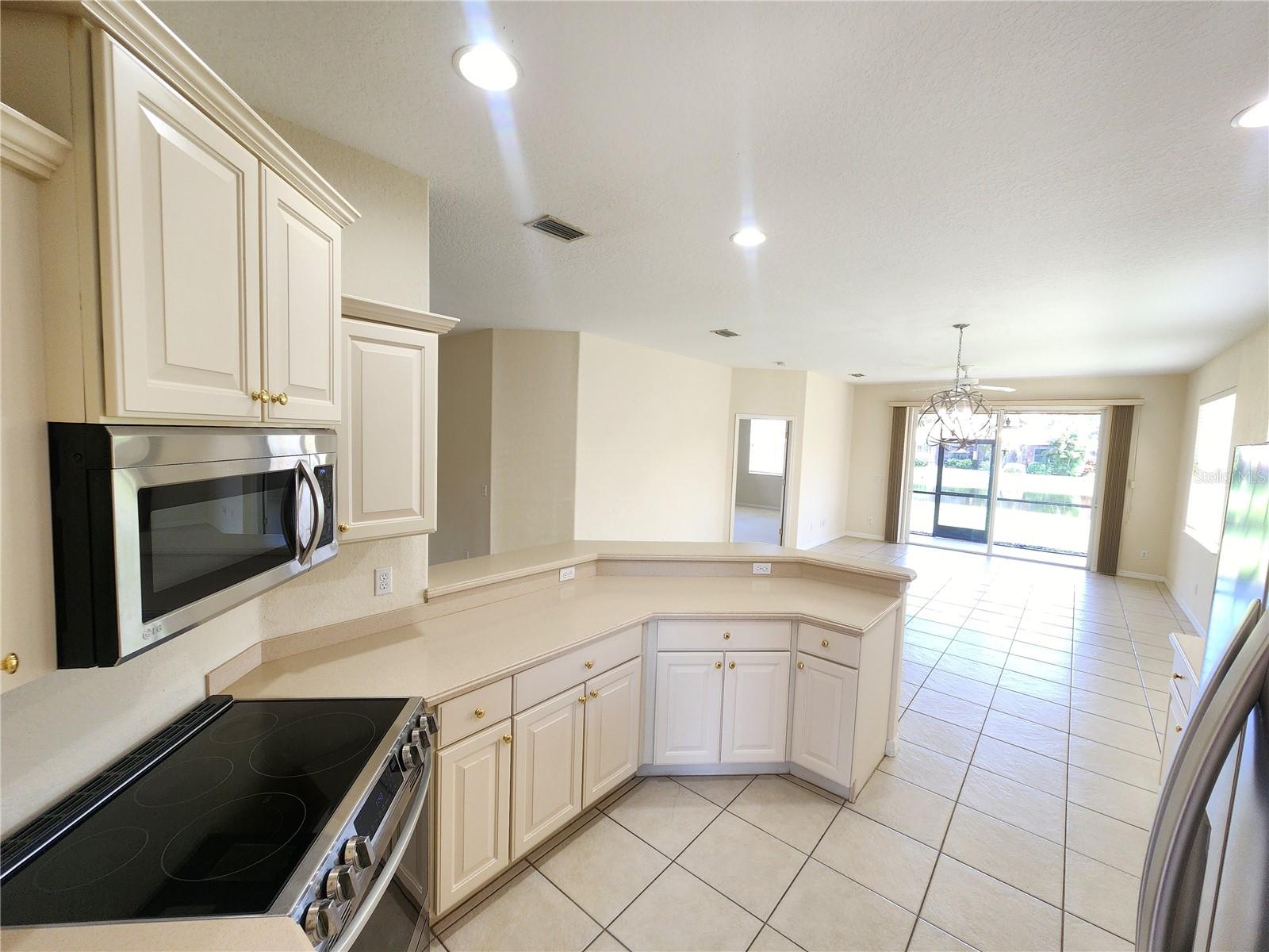8323 EAGLE ISLES PL, BRADENTON, FL, 34212