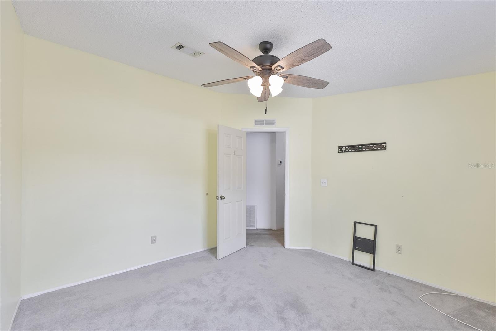 38992 STAPLEY CIR, ZEPHYRHILLS, FL, 33540