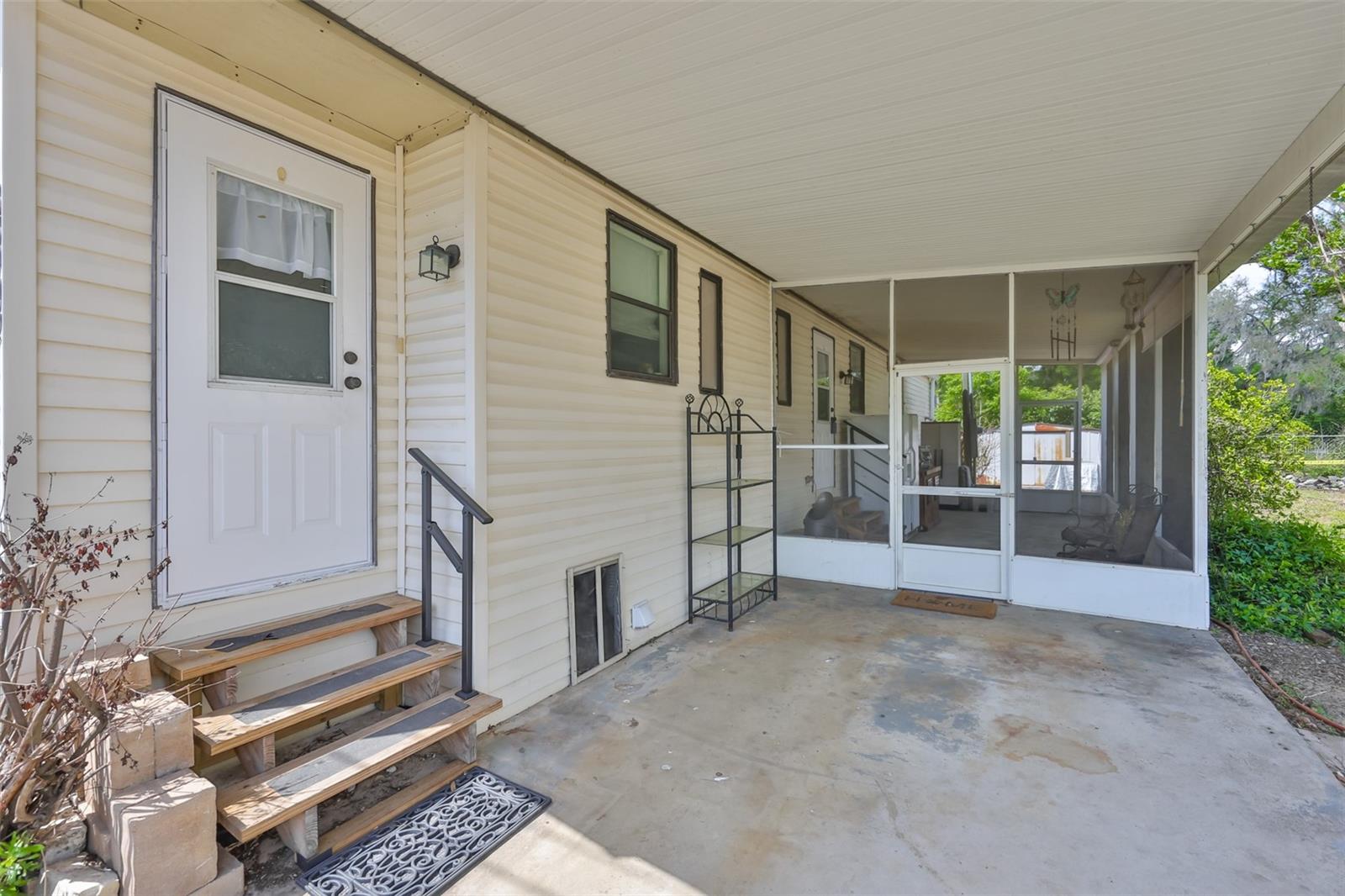 38992 STAPLEY CIR, ZEPHYRHILLS, FL, 33540