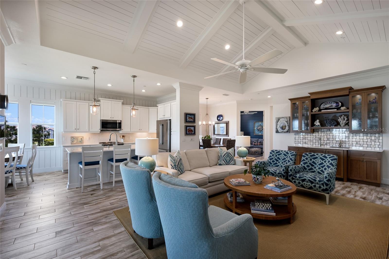 318 COMPASS POINT DR #202, BRADENTON, FL, 34209