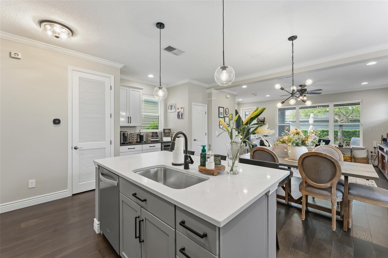 8189 LAUREATE BLVD, ORLANDO, FL, 32827