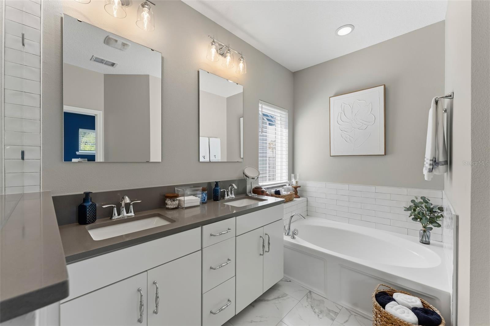 8189 LAUREATE BLVD, ORLANDO, FL, 32827