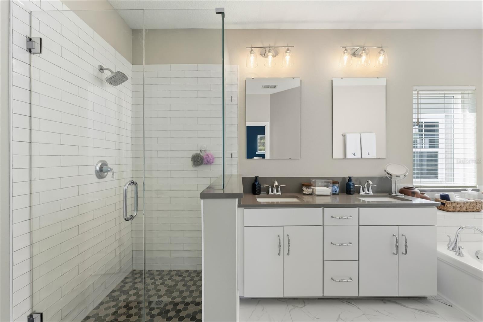 8189 LAUREATE BLVD, ORLANDO, FL, 32827