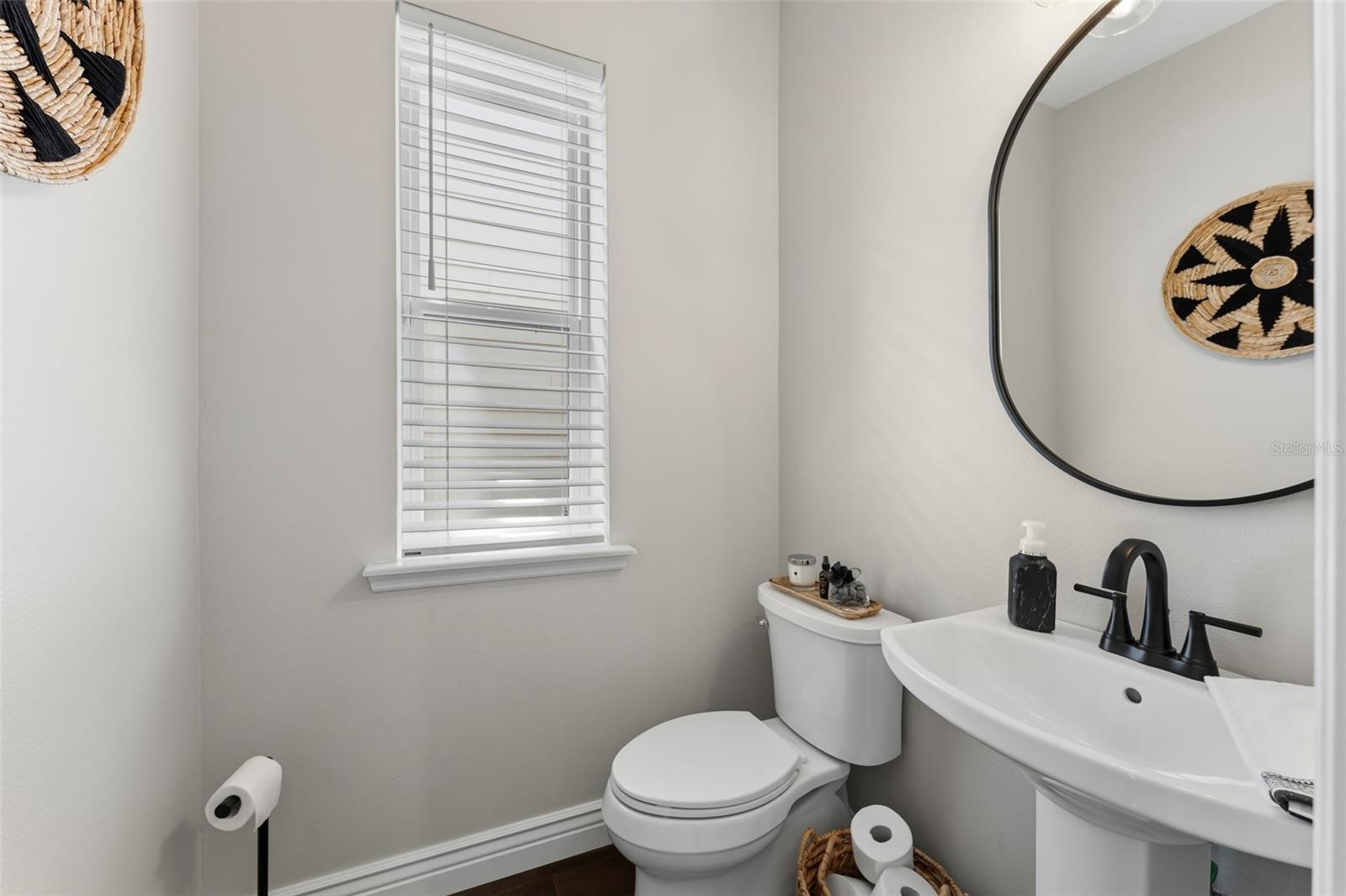 8189 LAUREATE BLVD, ORLANDO, FL, 32827