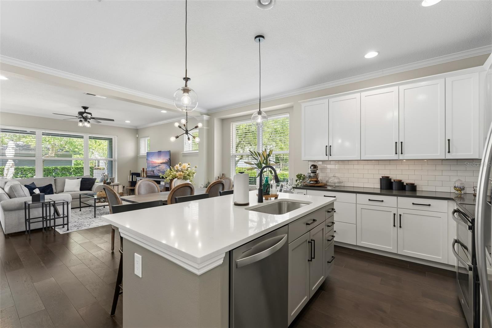 8189 LAUREATE BLVD, ORLANDO, FL, 32827