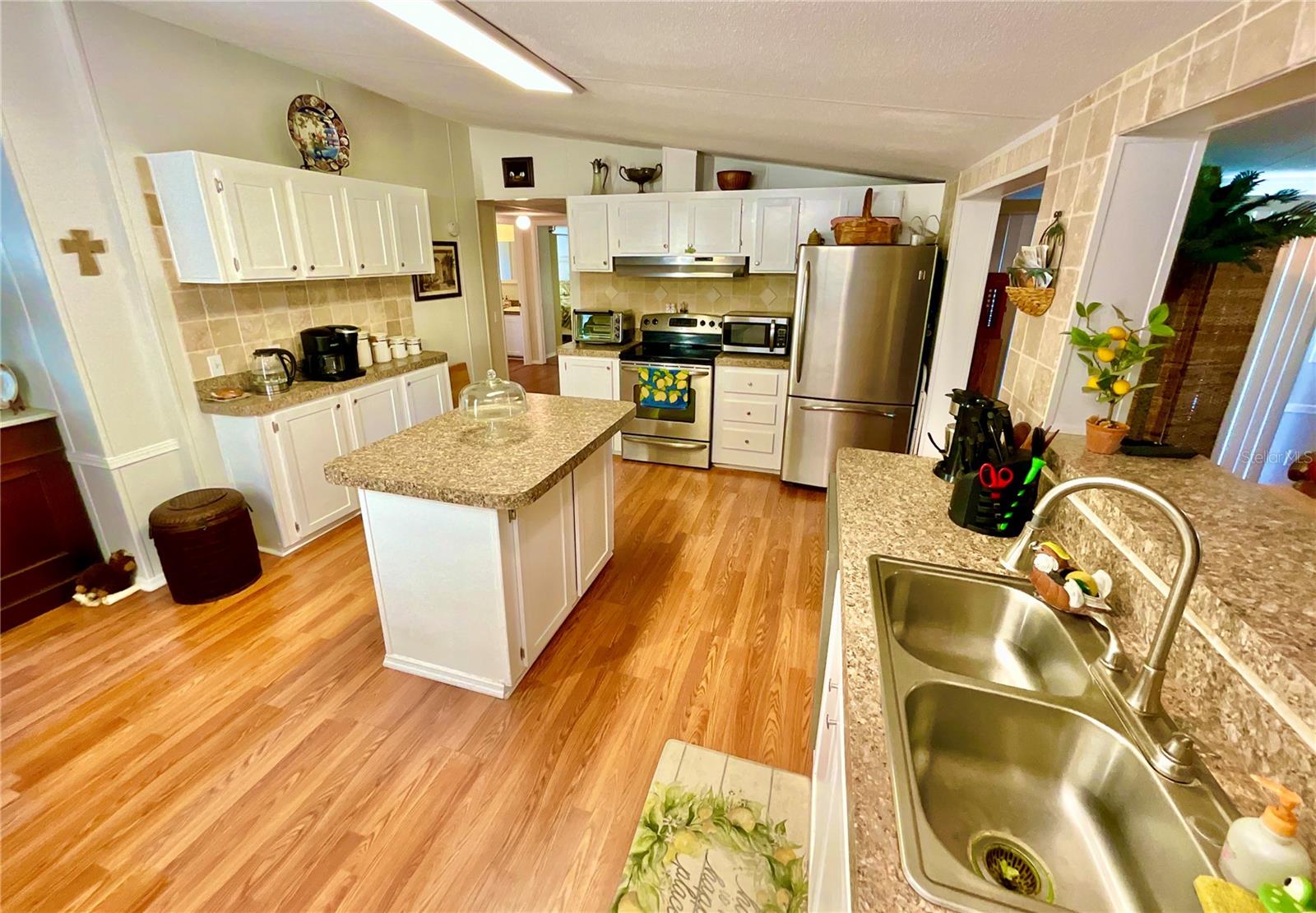 129 CRYSTAL LAKE DR, MELROSE, FL, 32666