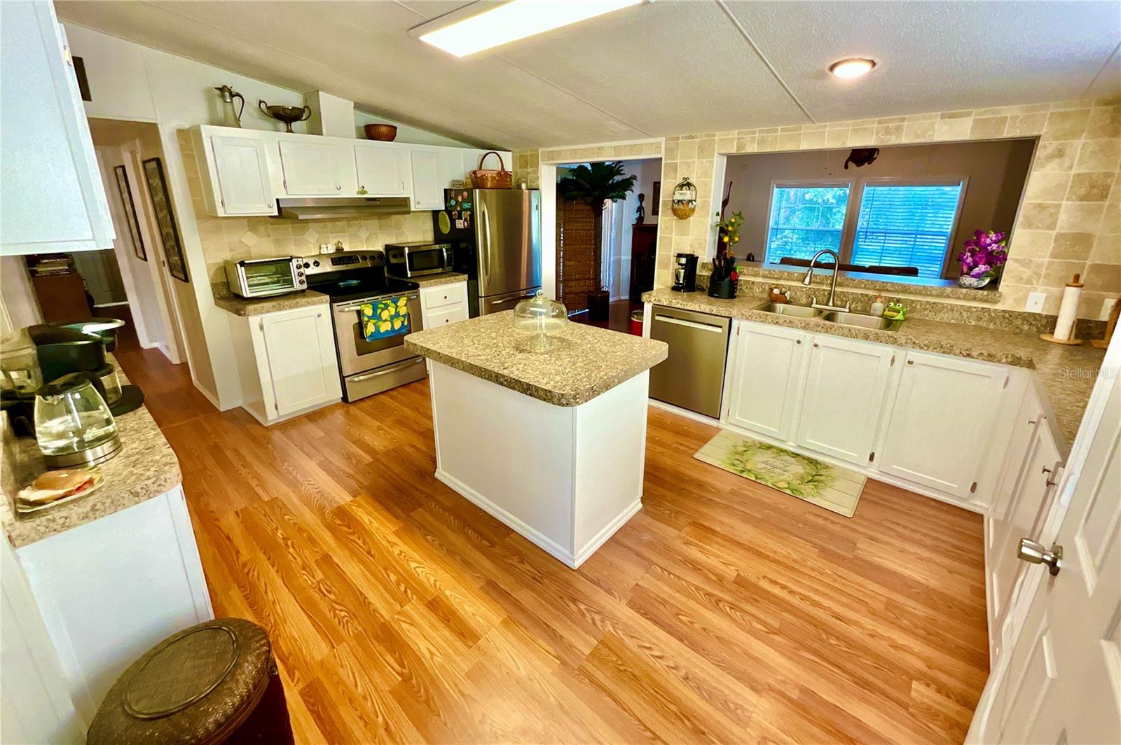 129 CRYSTAL LAKE DR, MELROSE, FL, 32666