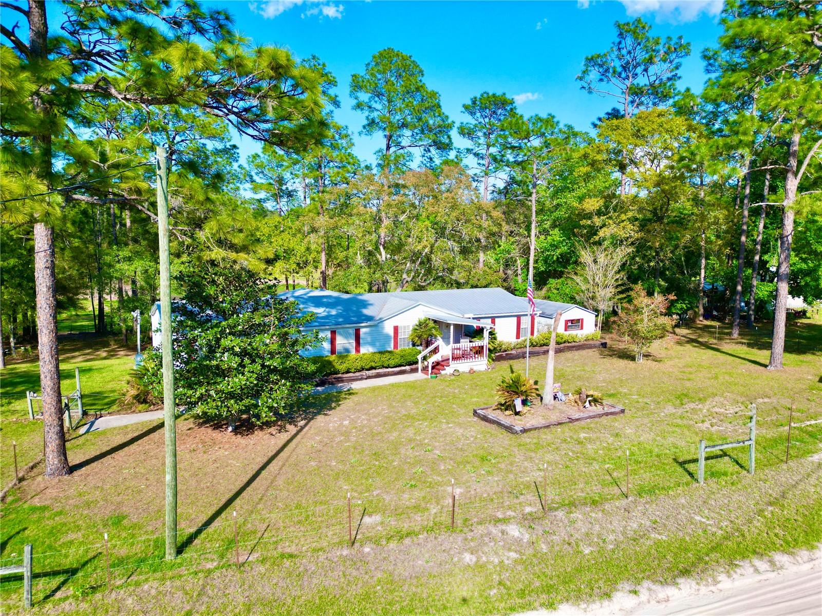 129 CRYSTAL LAKE DR, MELROSE, FL, 32666