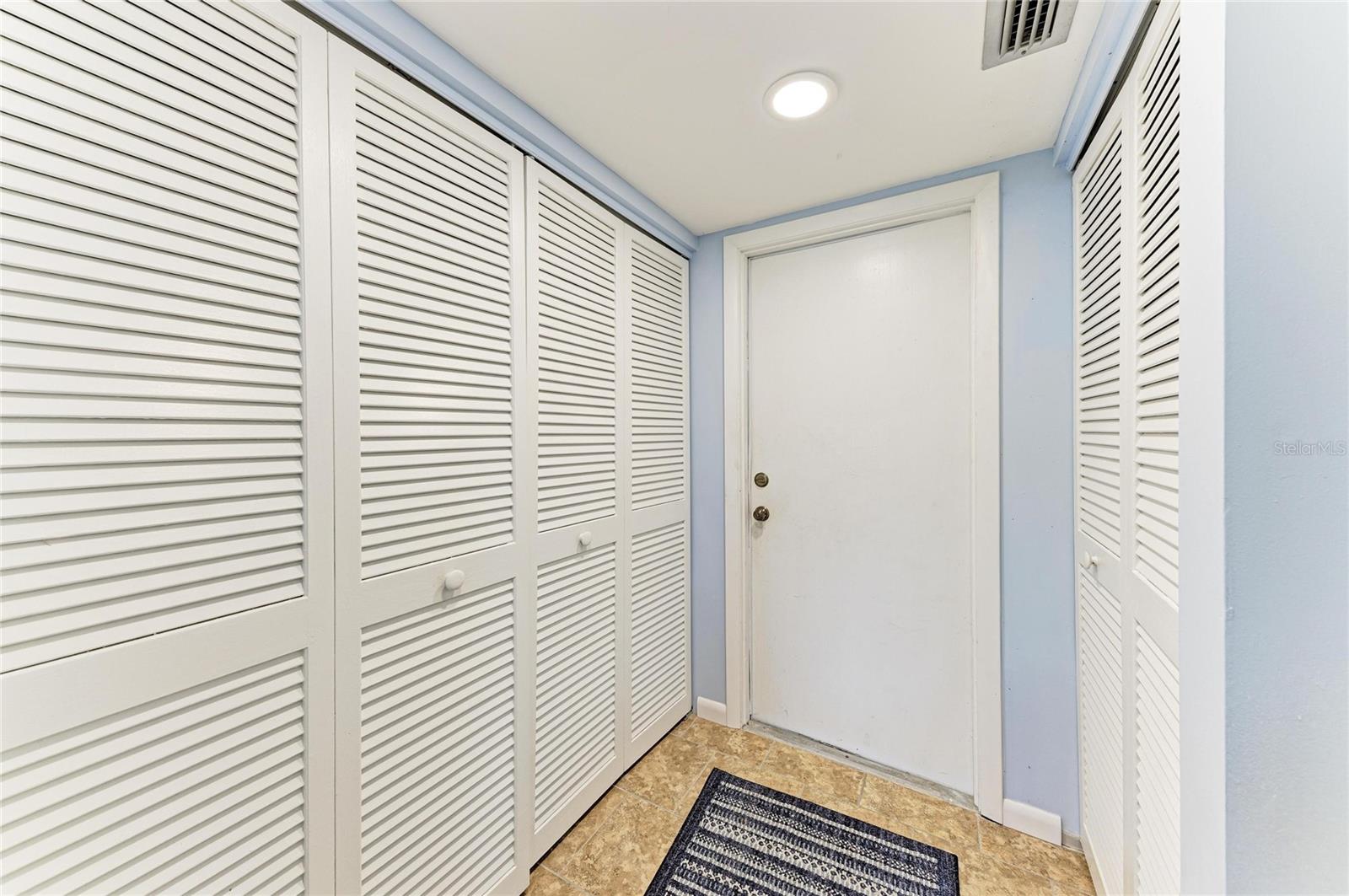 7160 FAIRWAY BEND CIR, SARASOTA, FL, 34243