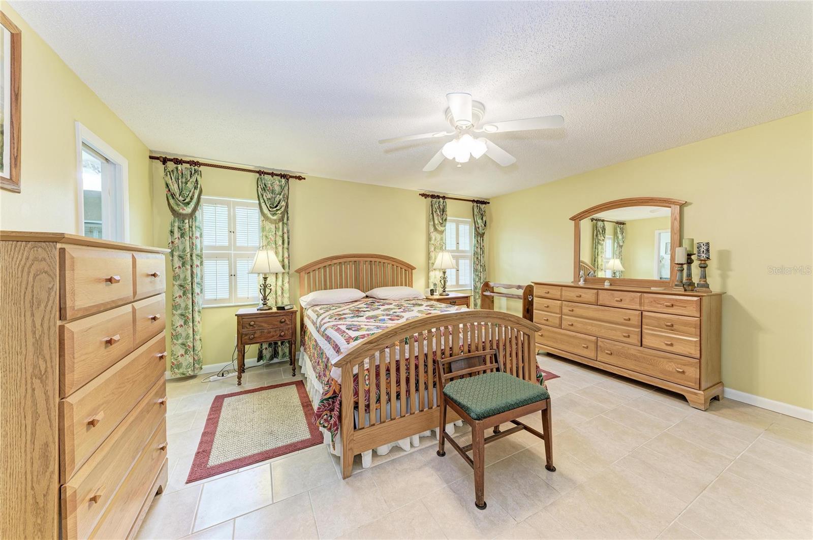7160 FAIRWAY BEND CIR, SARASOTA, FL, 34243