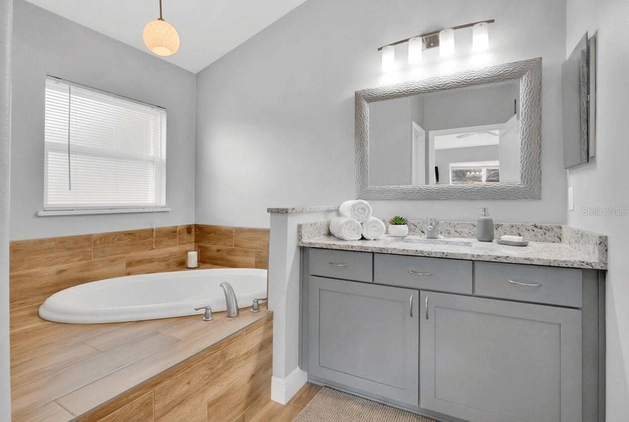 36726 ALAQUA COURT, EUSTIS, FL, 32736