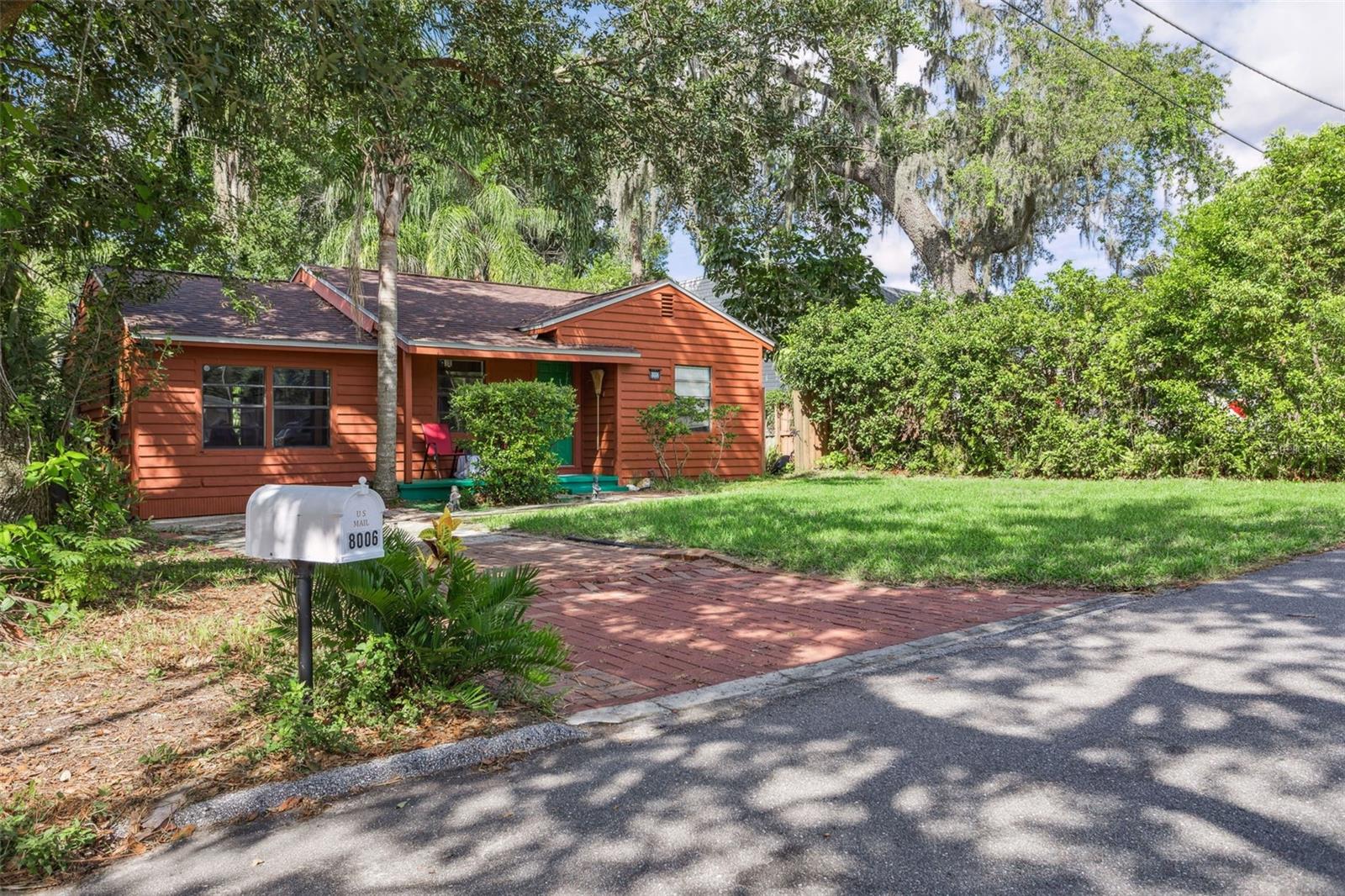 8006 N TEMPLE PL, TAMPA, FL, 33617