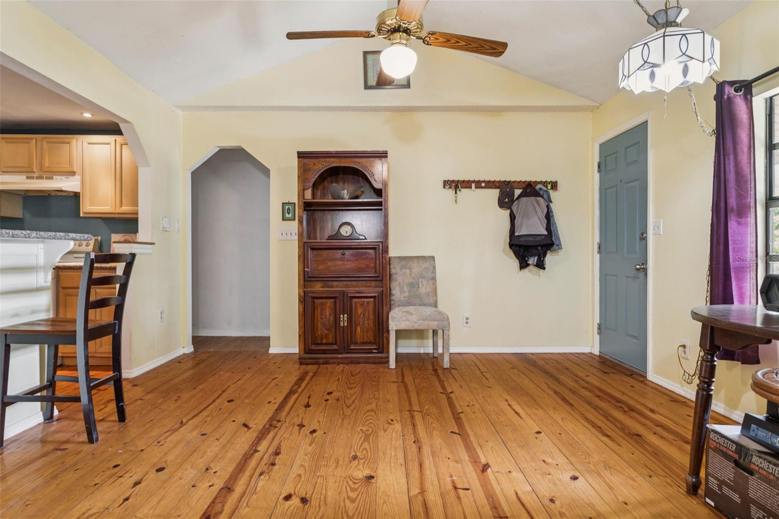 8006 N TEMPLE PL, TAMPA, FL, 33617