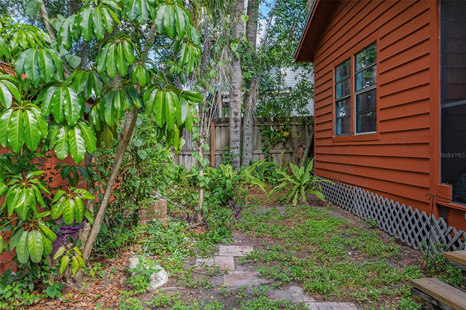 8006 N TEMPLE PL, TAMPA, FL, 33617
