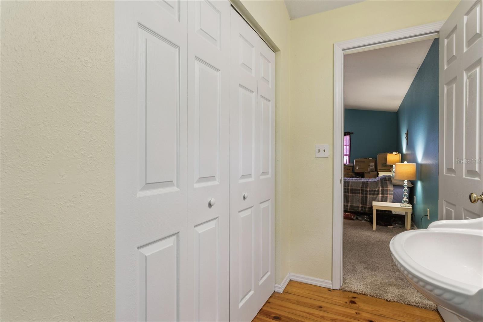 8006 N TEMPLE PL, TAMPA, FL, 33617