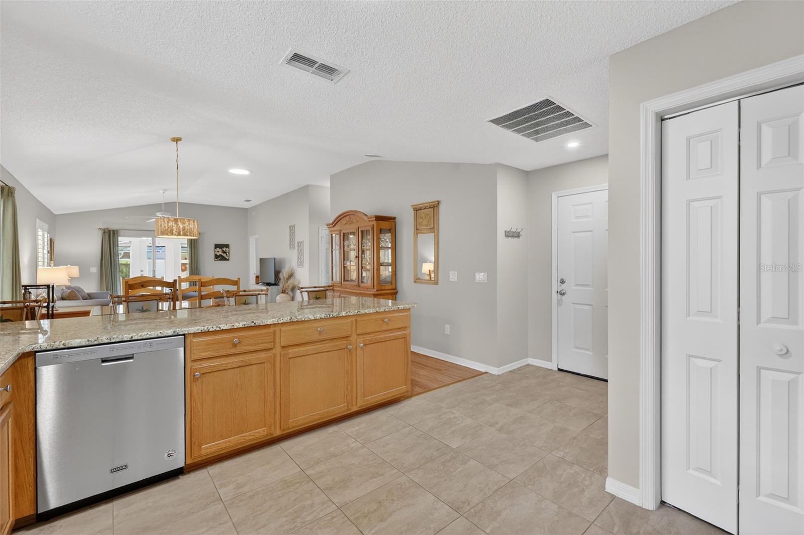 1410 ALMANZA DR, THE VILLAGES, FL, 32159