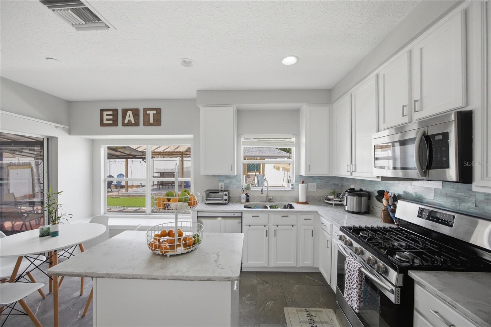 24927 PORTOFINO DR, LUTZ, FL, 33559