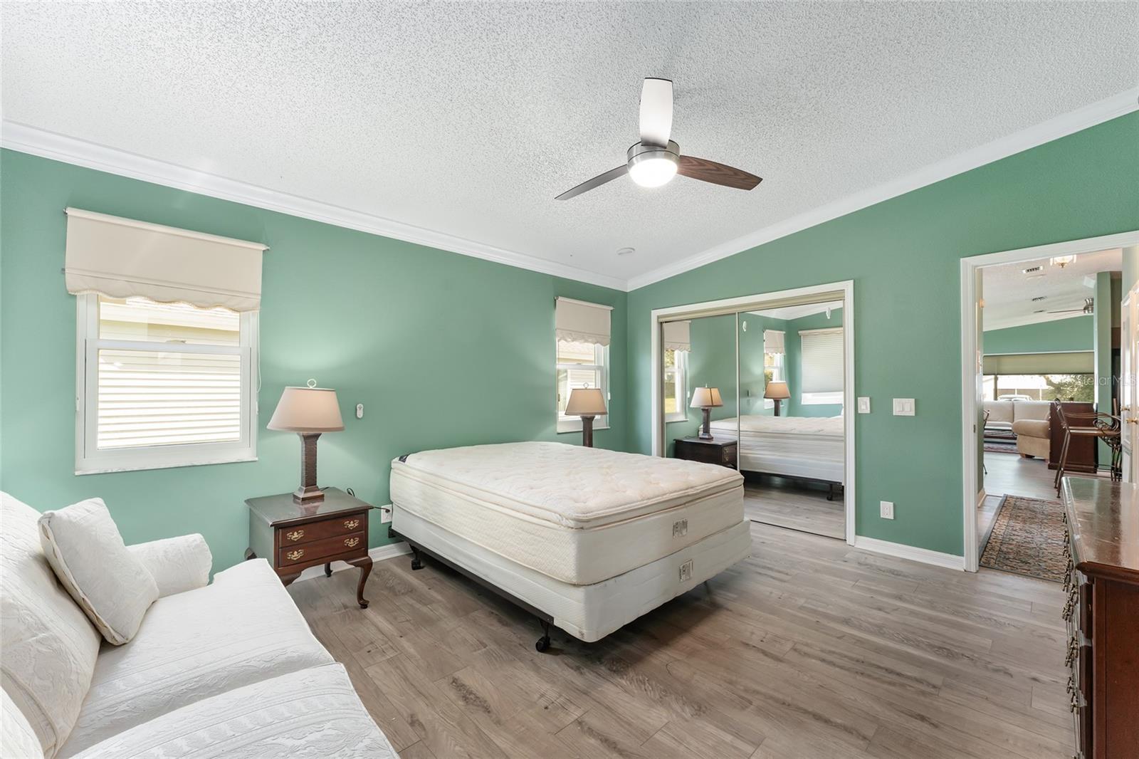 1401 W SCHWARTZ BLVD, LADY LAKE, FL, 32159