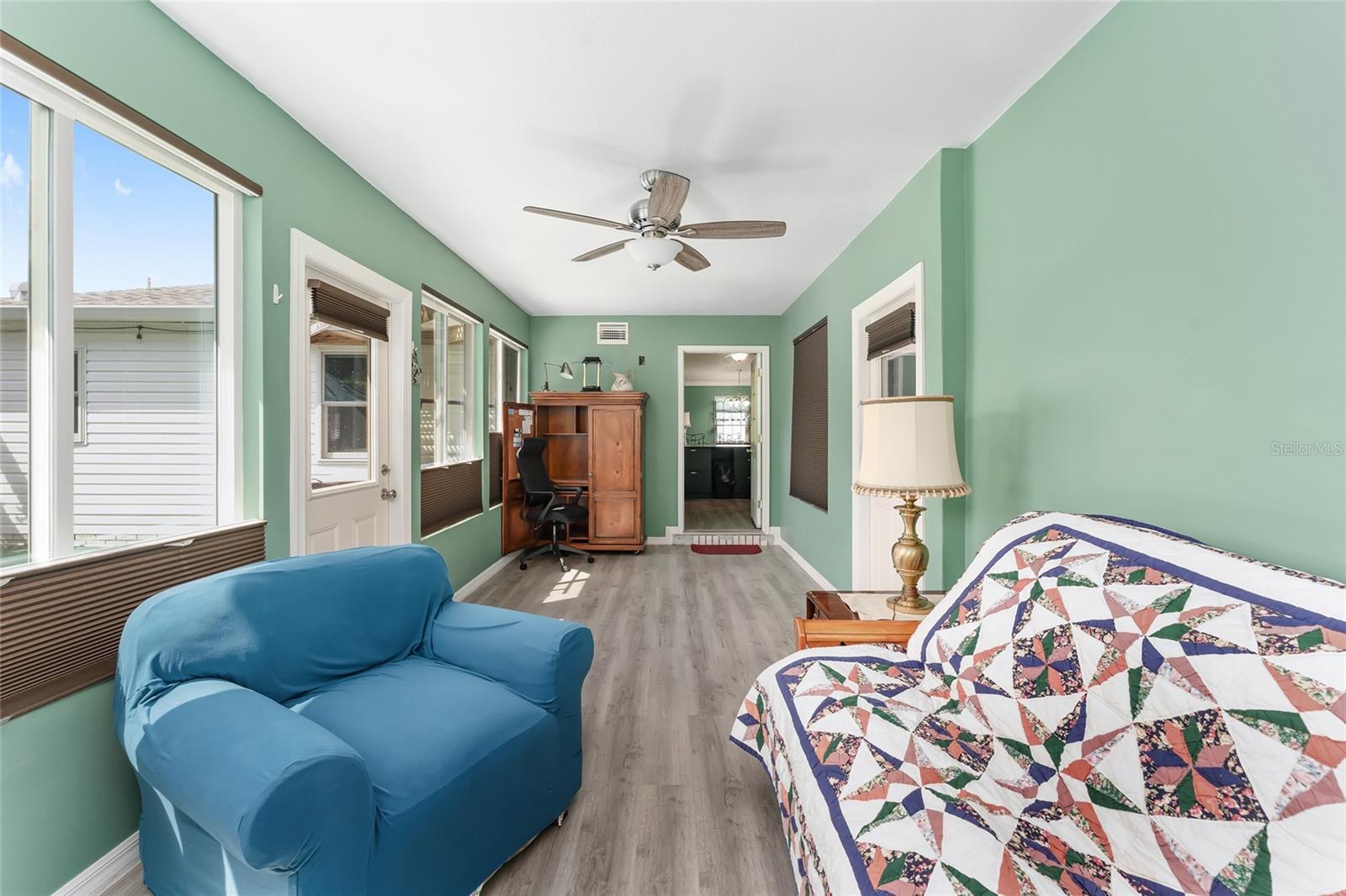 1401 W SCHWARTZ BLVD, LADY LAKE, FL, 32159