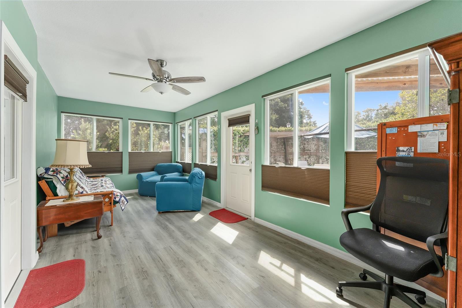 1401 W SCHWARTZ BLVD, LADY LAKE, FL, 32159