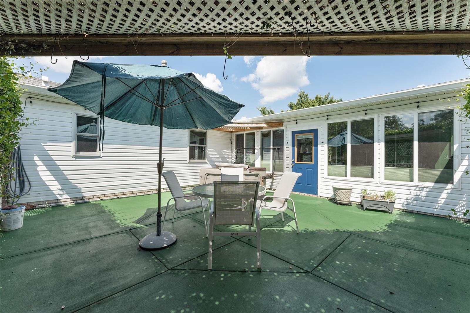 1401 W SCHWARTZ BLVD, LADY LAKE, FL, 32159
