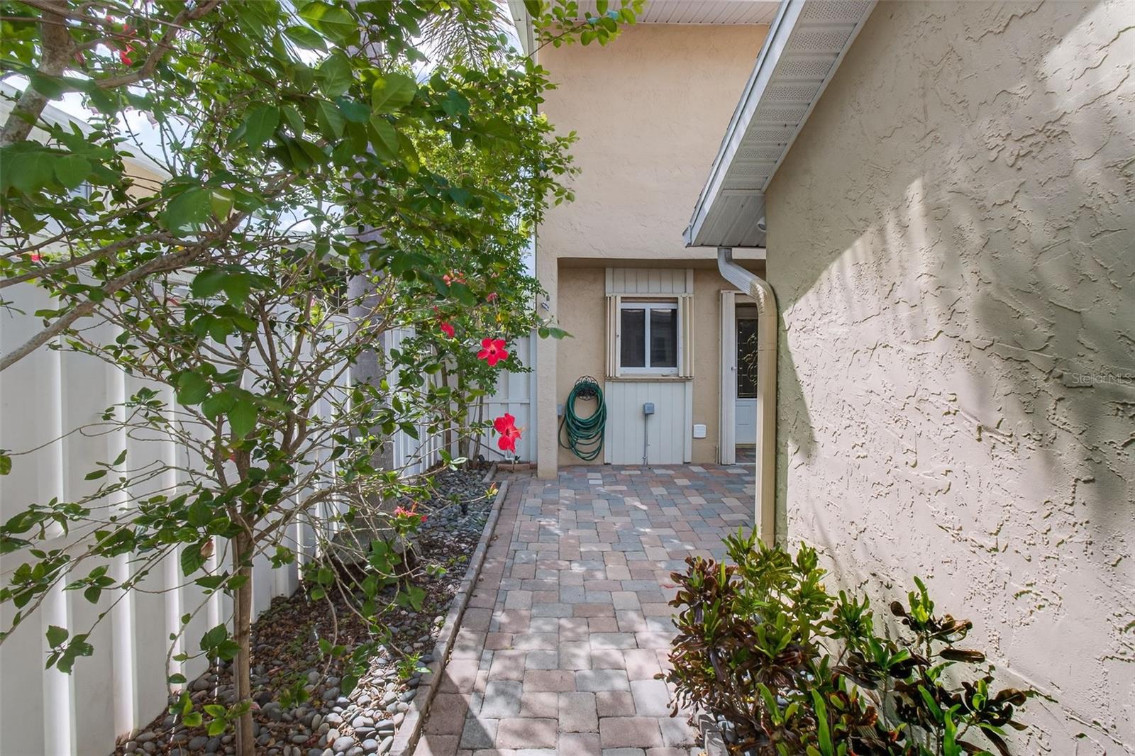6660 CAPE HATTERAS WAY NE #1, ST PETERSBURG, FL, 33702