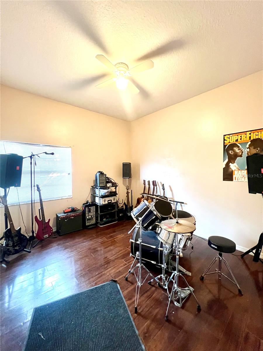 927 WHIPPOORWILL DR, PALM HARBOR, FL, 34683