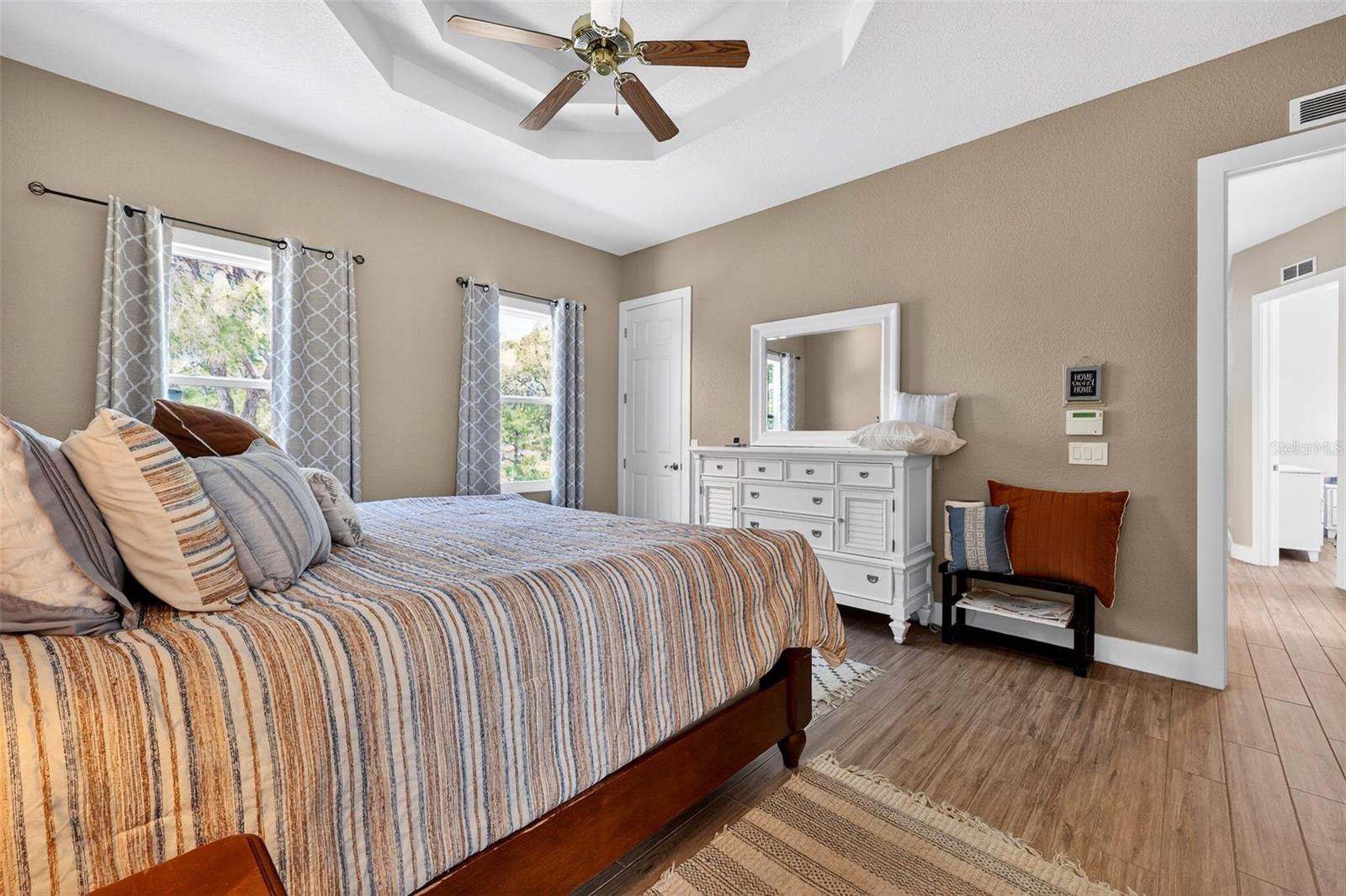 4433 SWEETWATER DR, TAMPA, FL, 33615