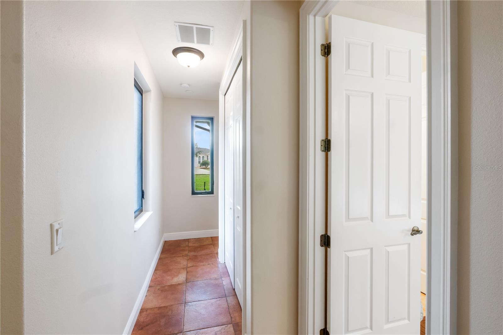 5204 GREENS DR, LADY LAKE, FL, 32159