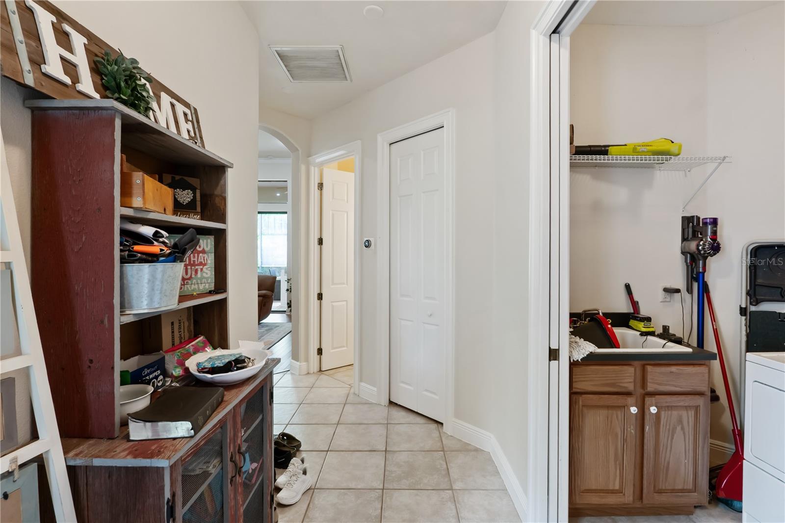 5204 GREENS DR, LADY LAKE, FL, 32159