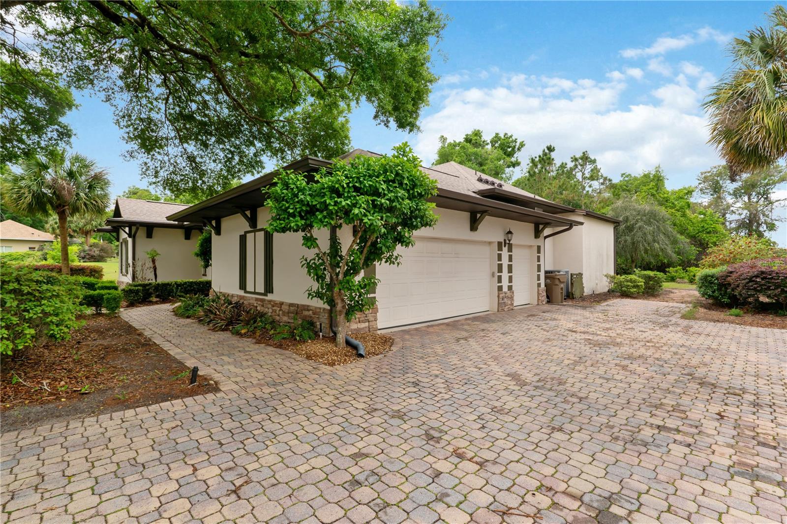 5204 GREENS DR, LADY LAKE, FL, 32159