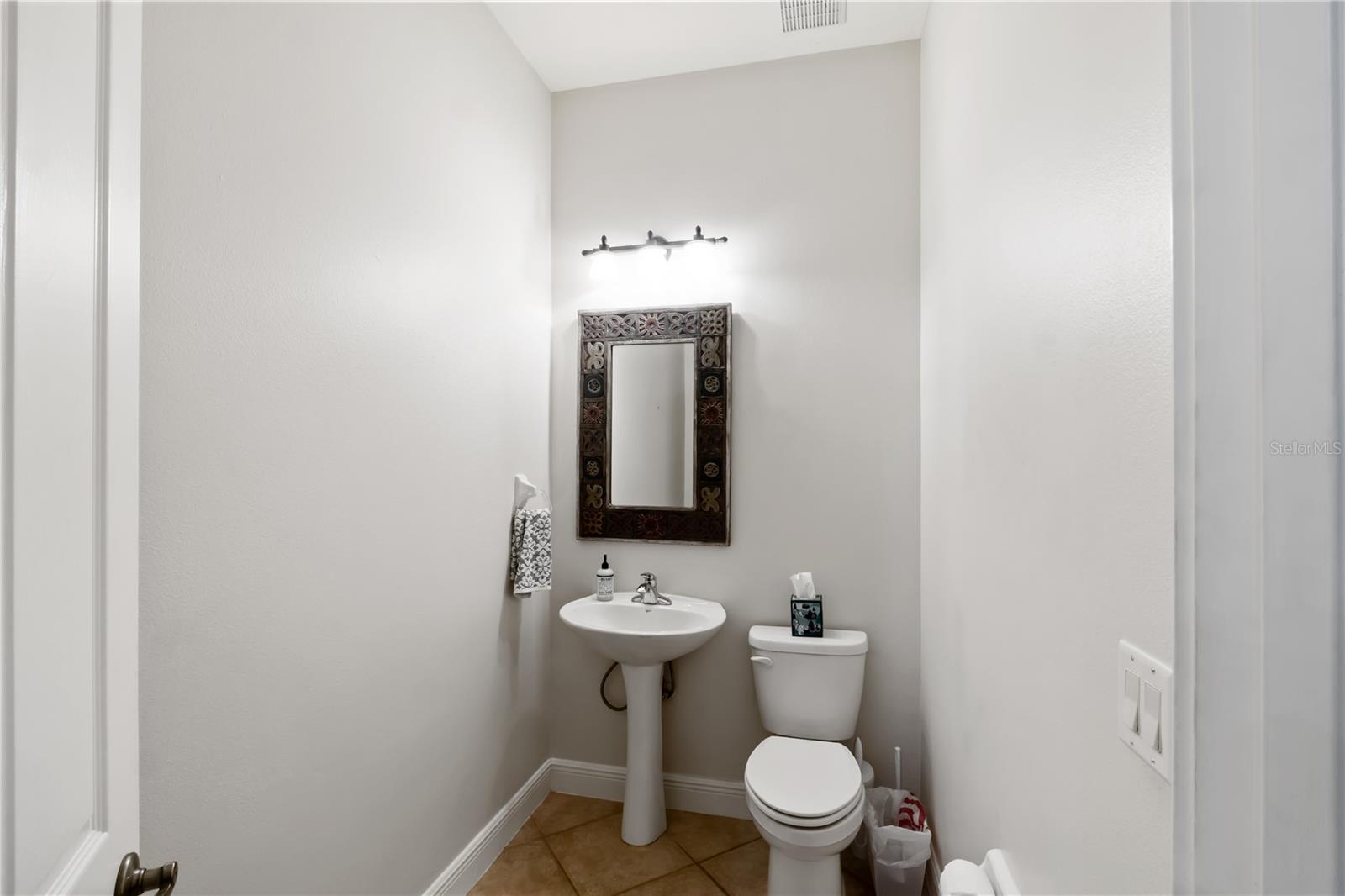 5204 GREENS DR, LADY LAKE, FL, 32159
