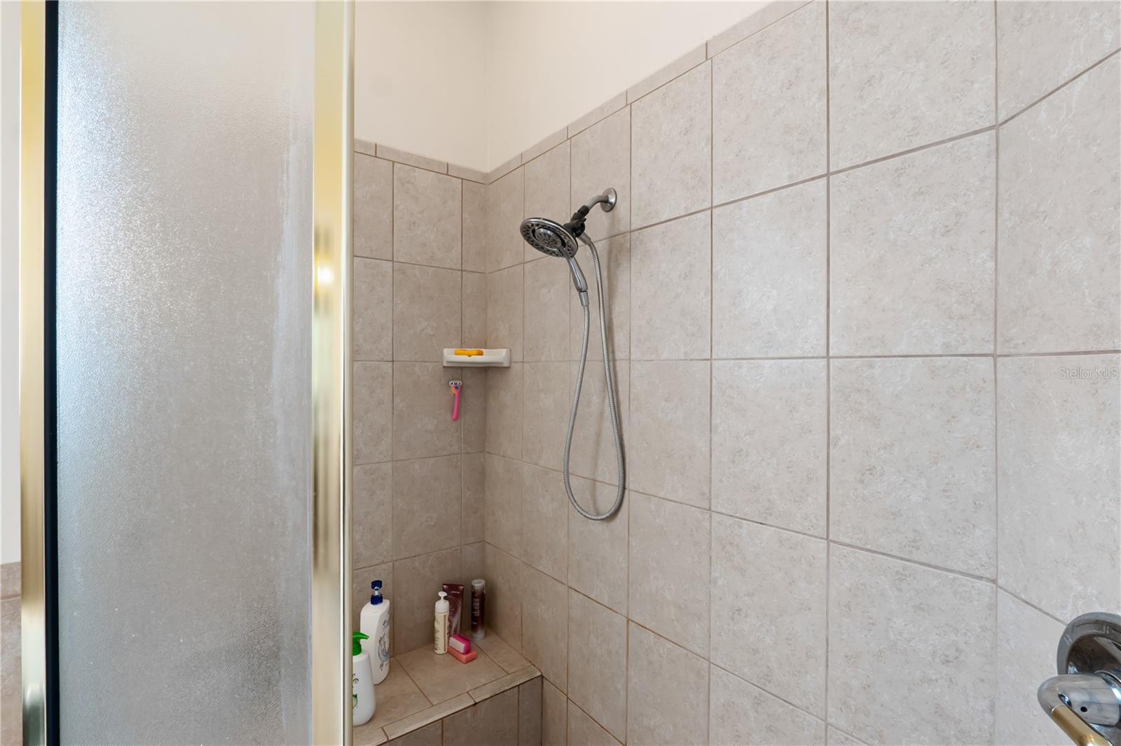 5204 GREENS DR, LADY LAKE, FL, 32159