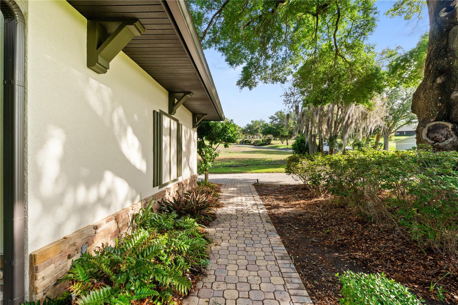 5204 GREENS DR, LADY LAKE, FL, 32159