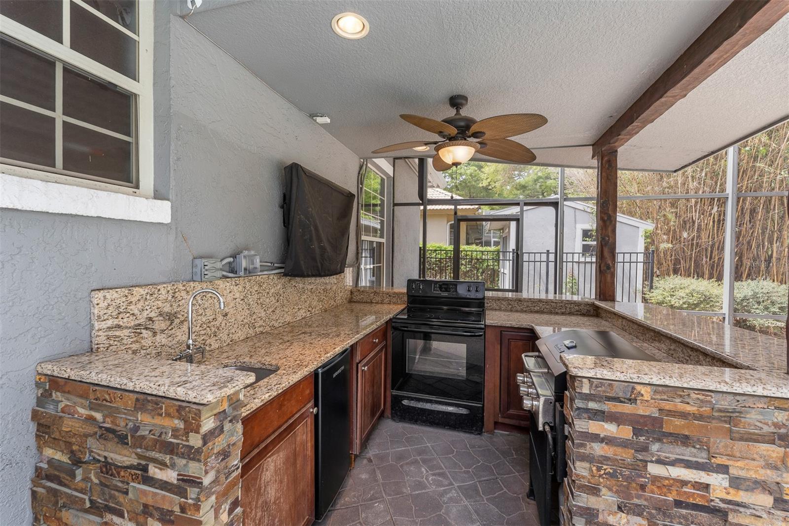 2305 PARK VILLAGE PL, APOPKA, FL, 32712