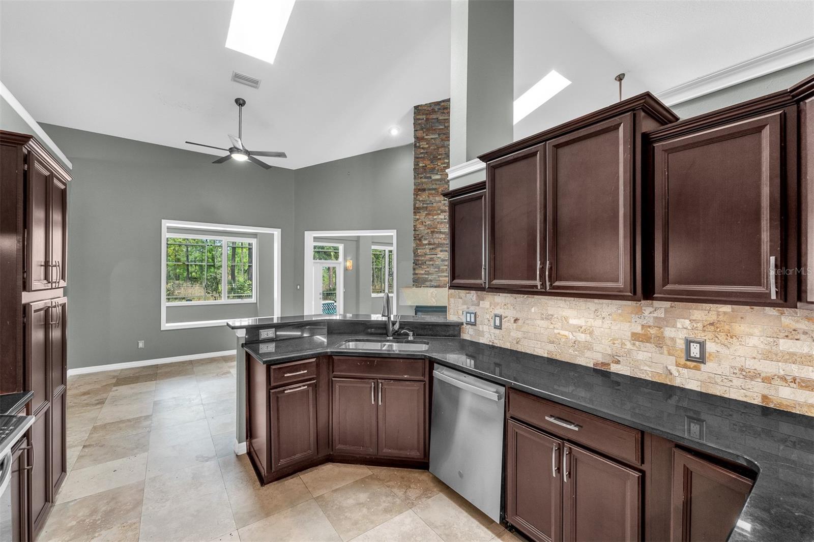 2305 PARK VILLAGE PL, APOPKA, FL, 32712