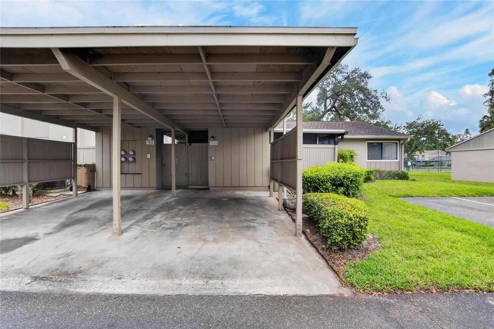 7933 PINE DR #37, TEMPLE TERRACE, FL, 33637