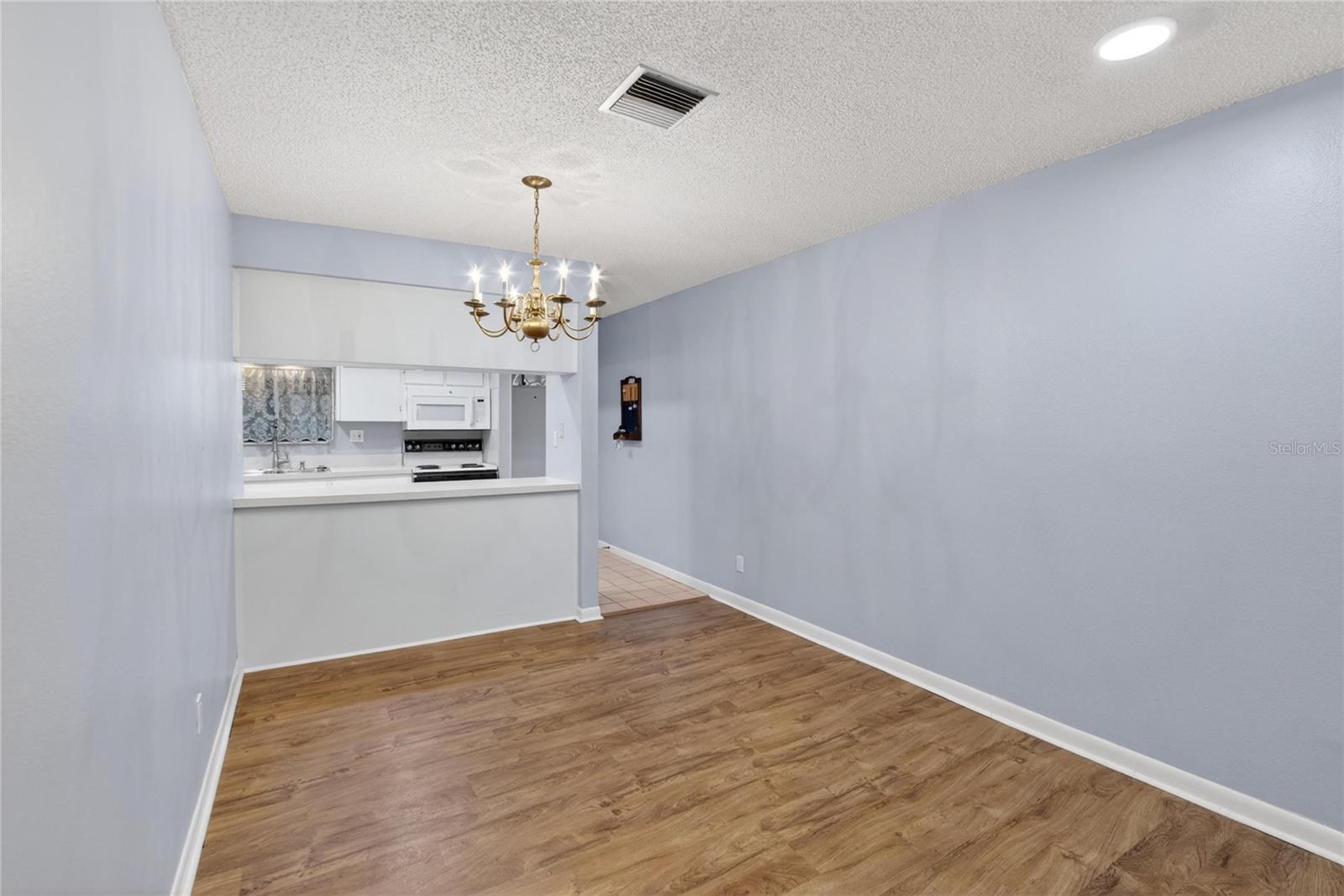 7933 PINE DR #37, TEMPLE TERRACE, FL, 33637