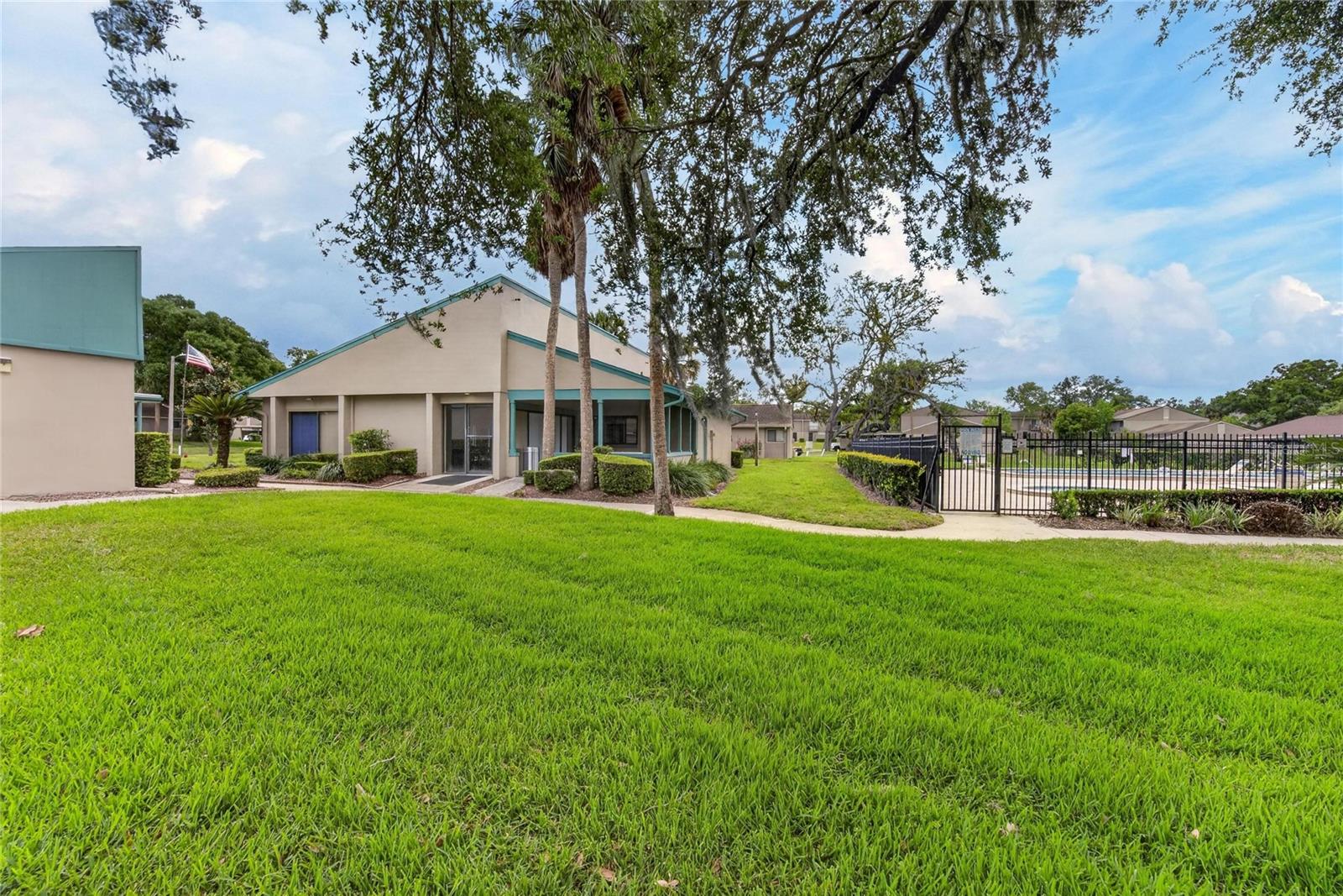 7933 PINE DR #37, TEMPLE TERRACE, FL, 33637