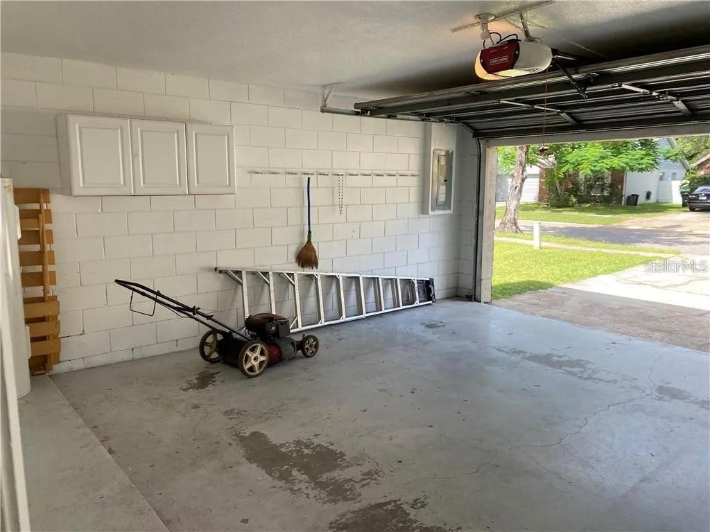 8960 VALENCIA GARDENS DR, ORLANDO, FL, 32825
