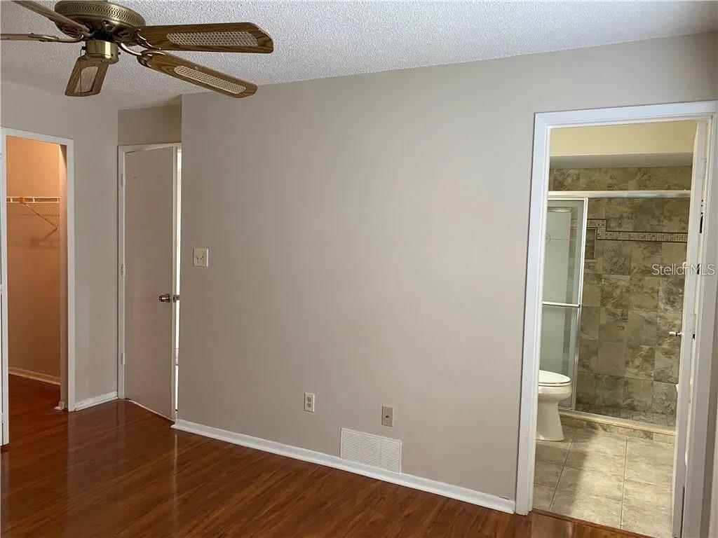 8960 VALENCIA GARDENS DR, ORLANDO, FL, 32825