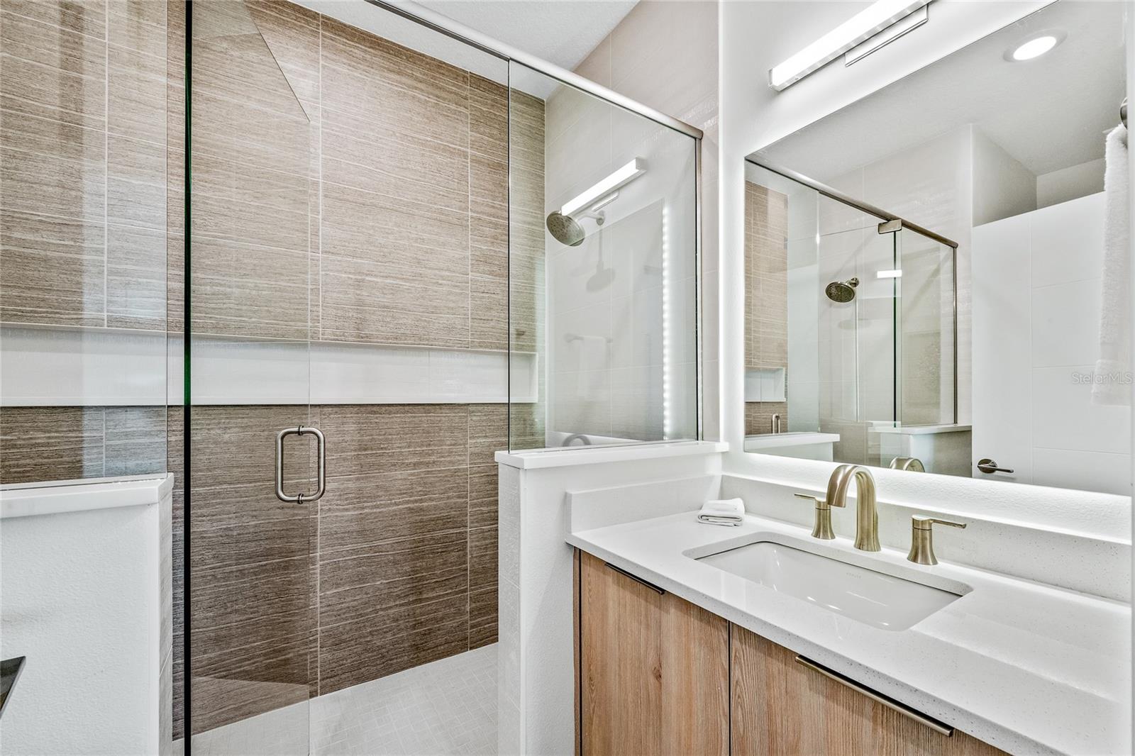 329 BEACH RD #A, SARASOTA, FL, 34242