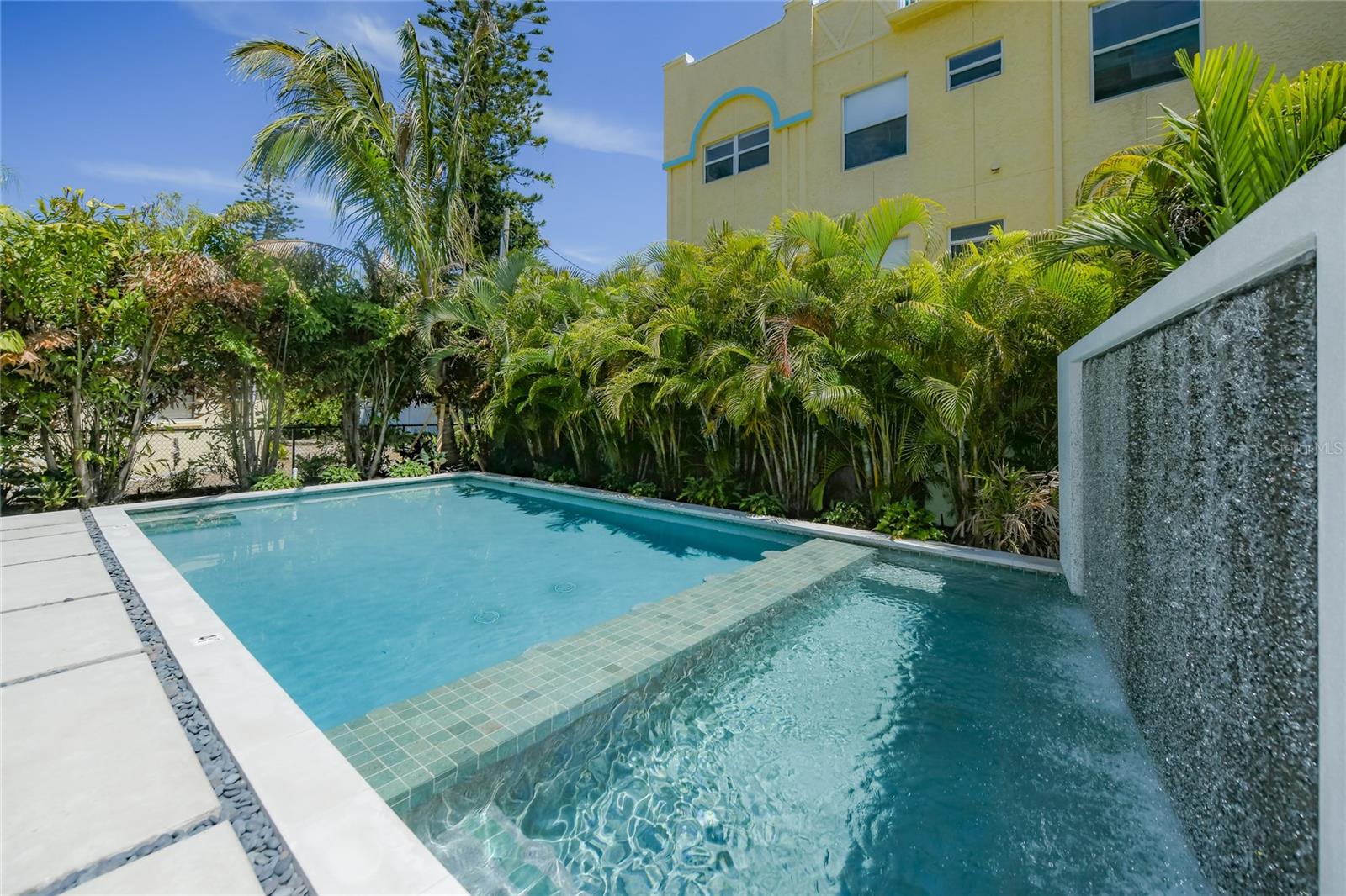 329 BEACH RD #A, SARASOTA, FL, 34242