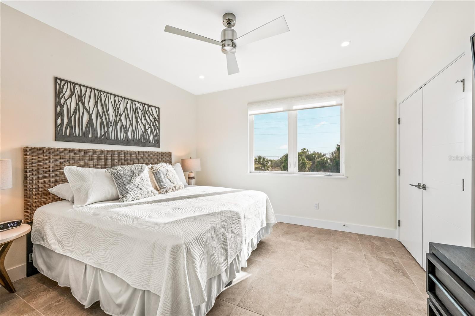 329 BEACH RD #A, SARASOTA, FL, 34242