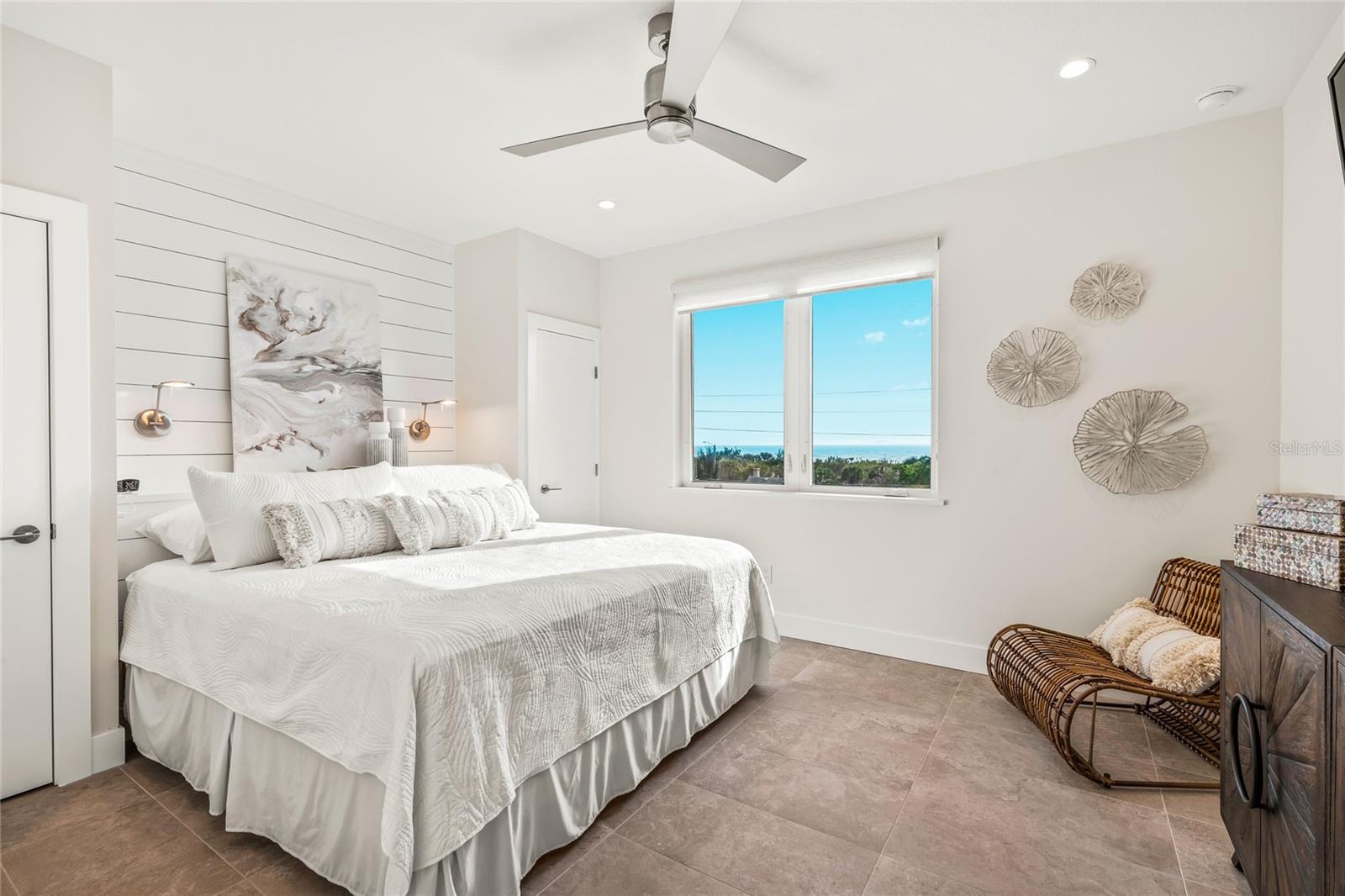 329 BEACH RD #A, SARASOTA, FL, 34242