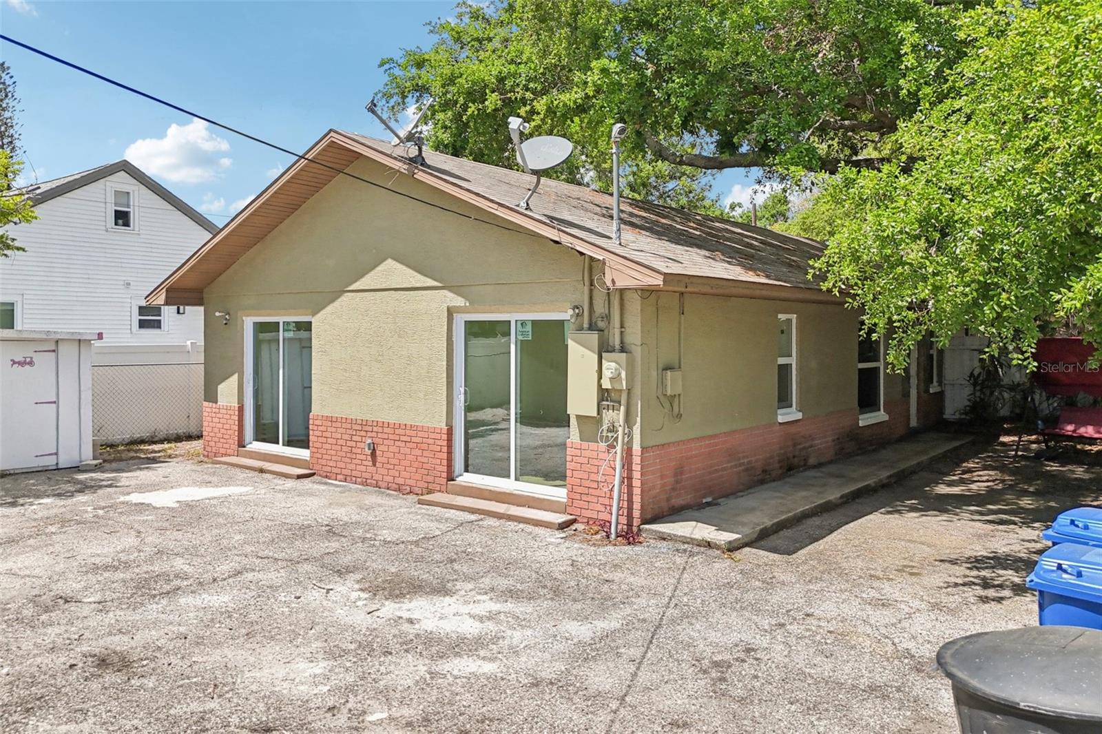 Parking between buildings