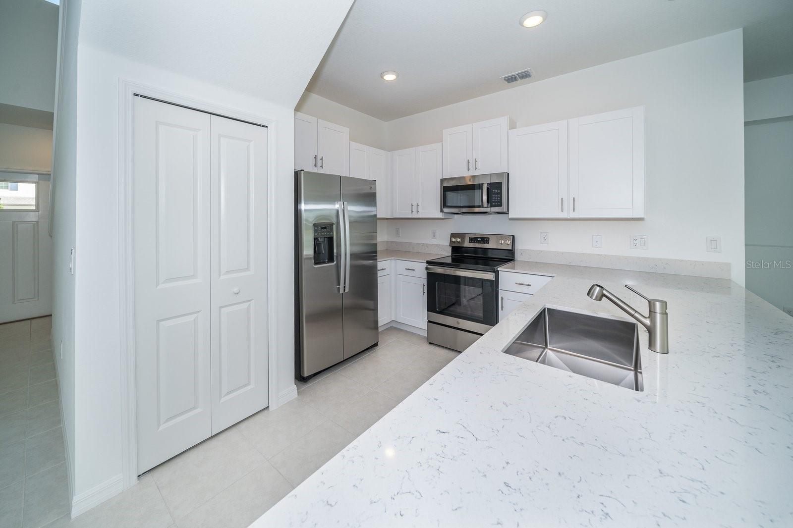 32134 POWDERPUFF MIMOSA DR, SAN ANTONIO, FL, 33576