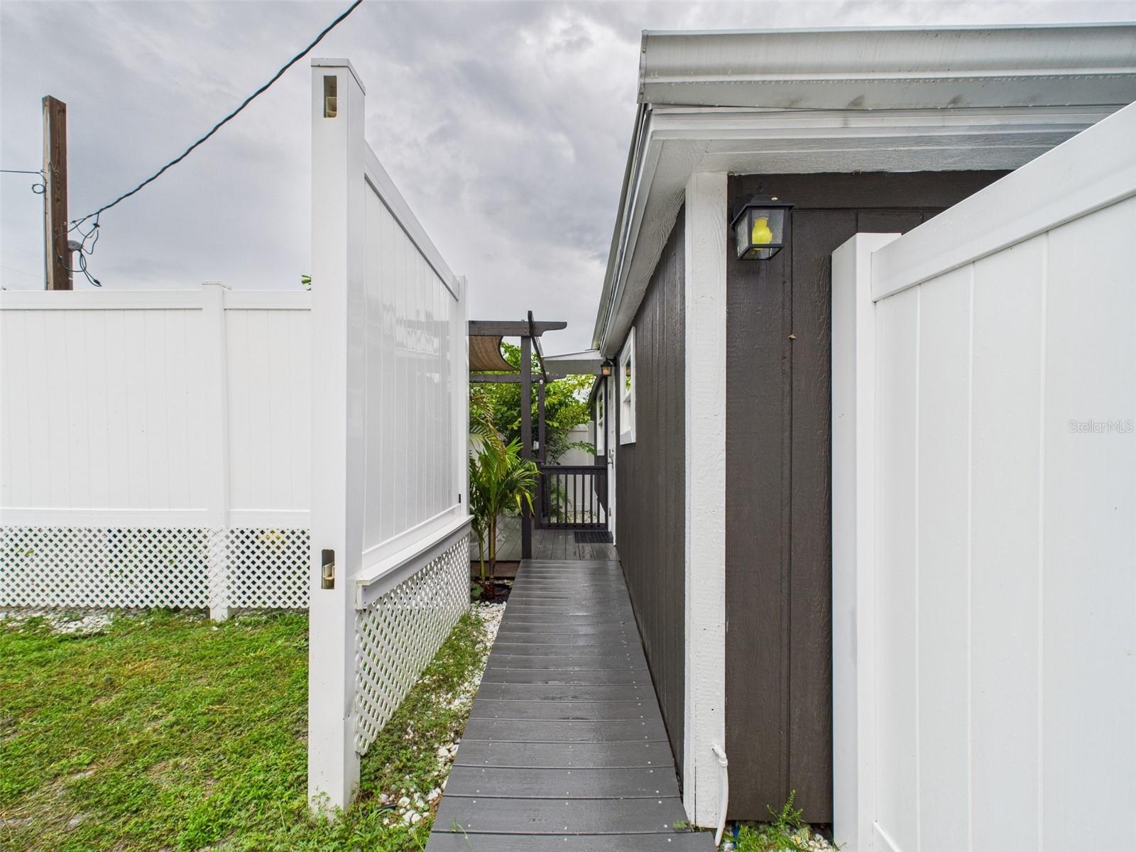 221 1ST ST, DAVENPORT, FL, 33837