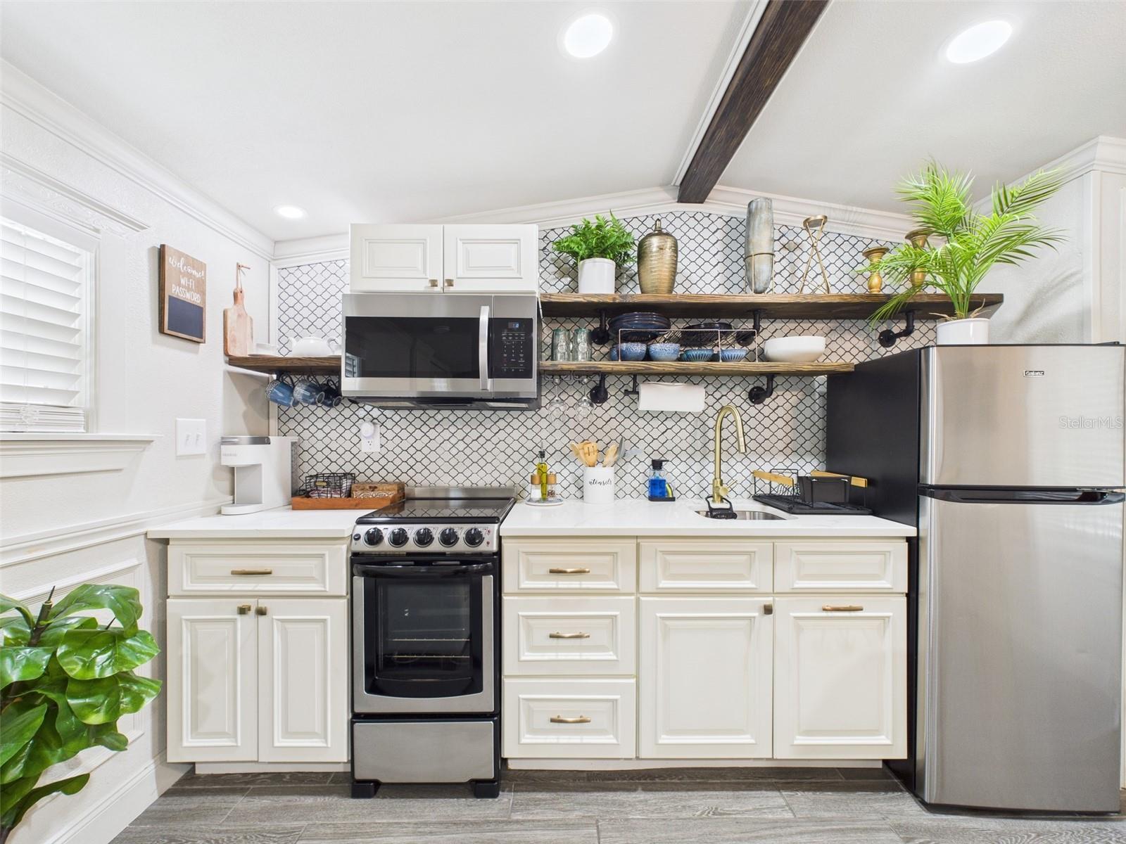 221 1ST ST, DAVENPORT, FL, 33837